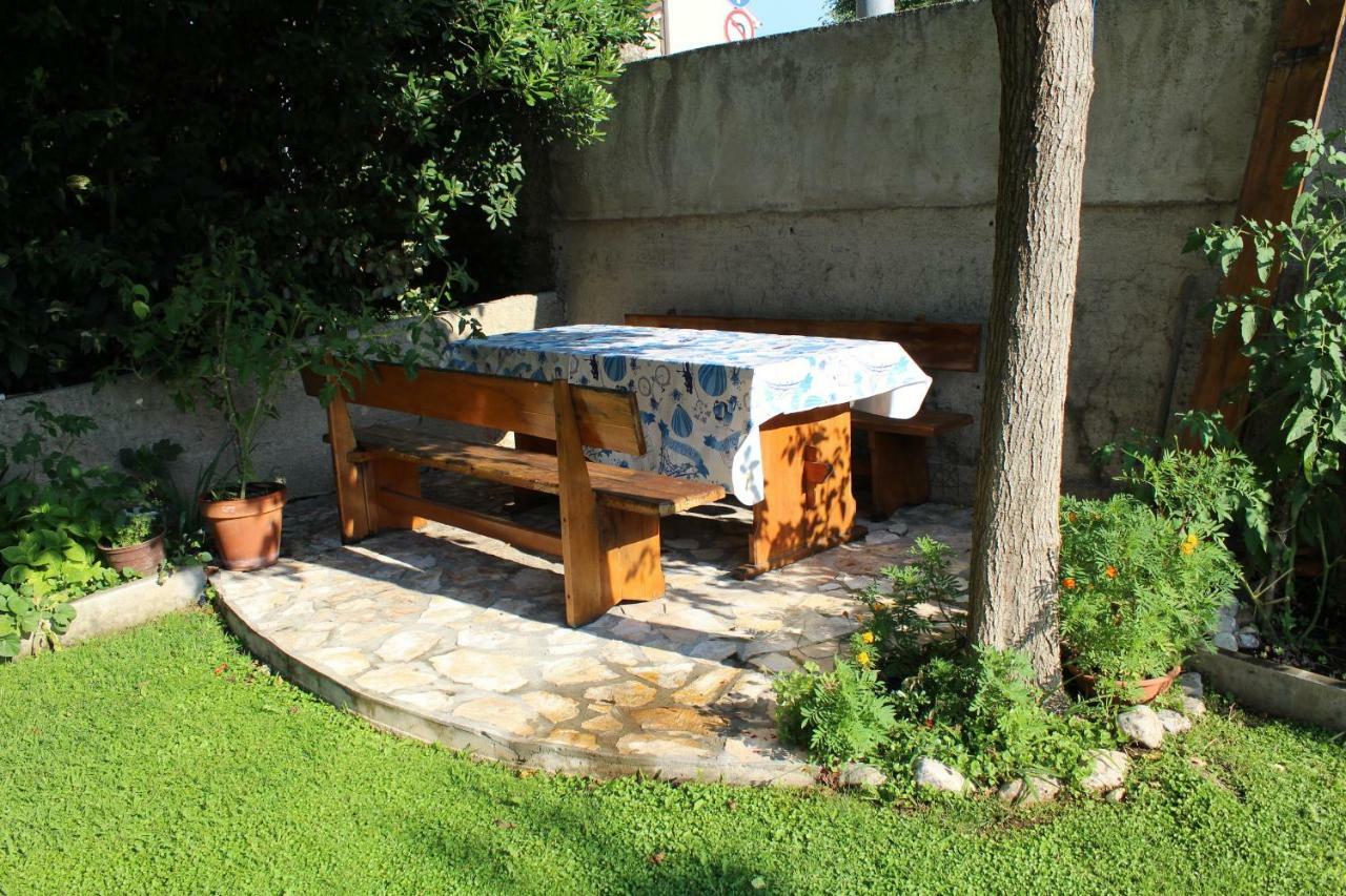 Apartman Samblic Veglia Exterior foto